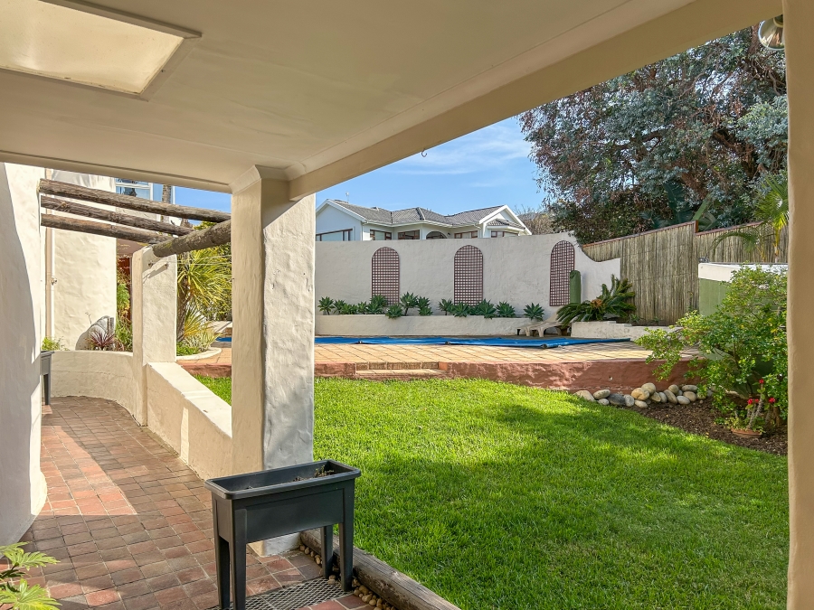 5 Bedroom Property for Sale in Heuwelkruin Western Cape